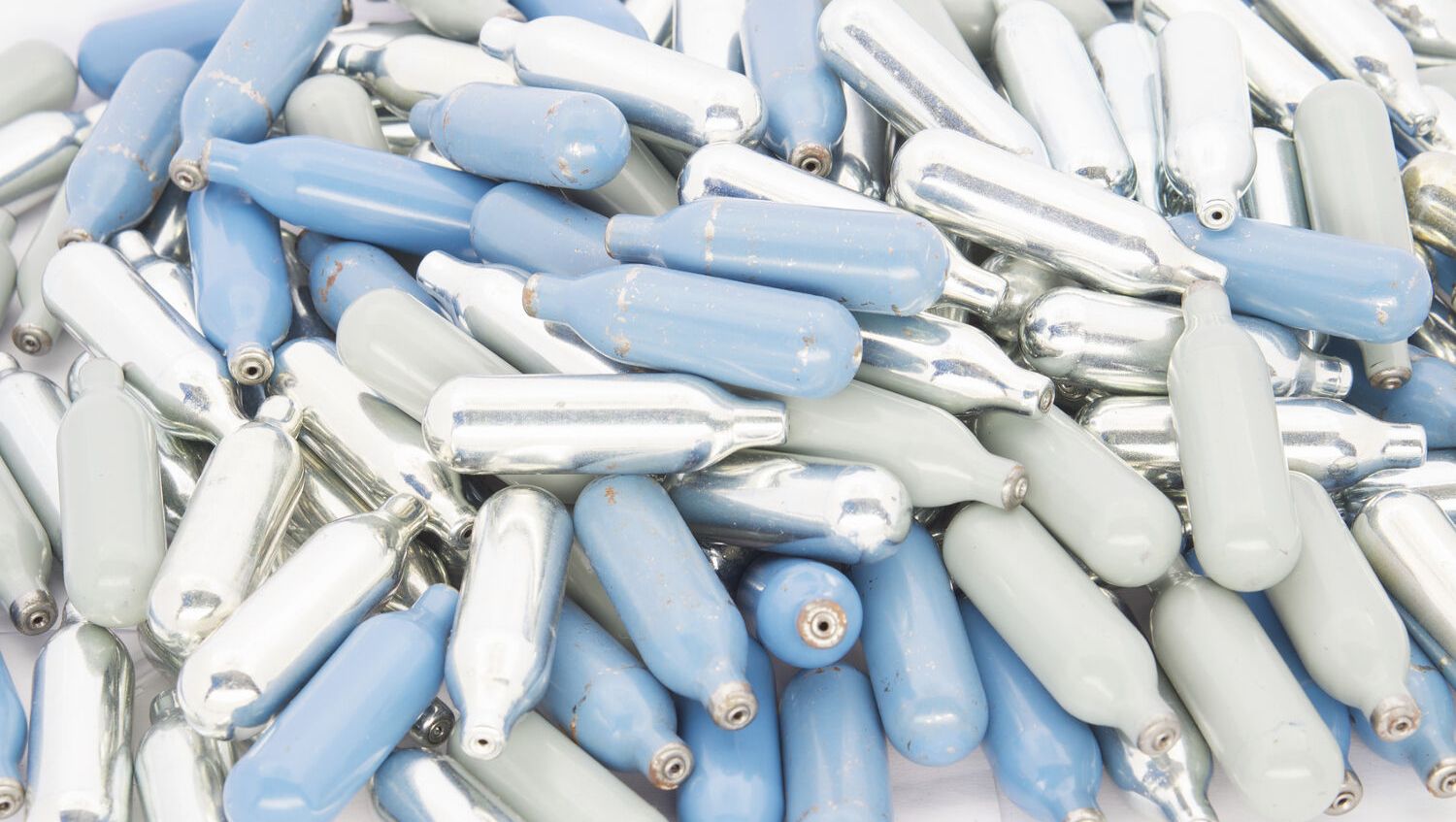 Små beholdere for gass